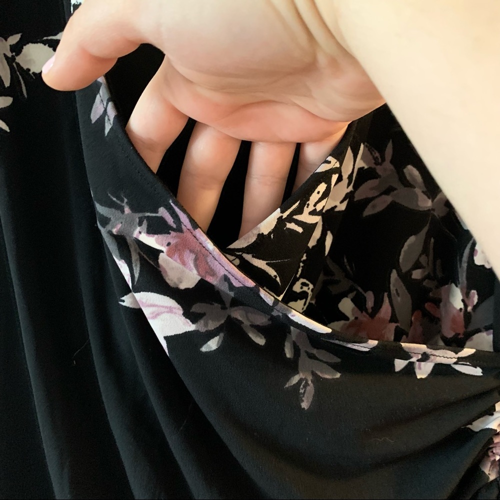 Le Chateau Black Floral Sleeves Knit Wrap Top - Picture 2 of 11